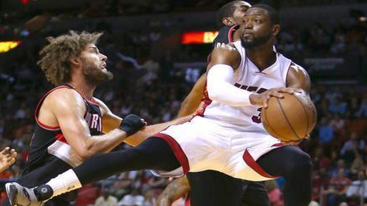 
Dwyane Wade resultó la gran figura en la ofensiva del Heat en el partido contra los Trail Blazers de Portland, el miércoles 18 de marzo del 2015 en Miami.
