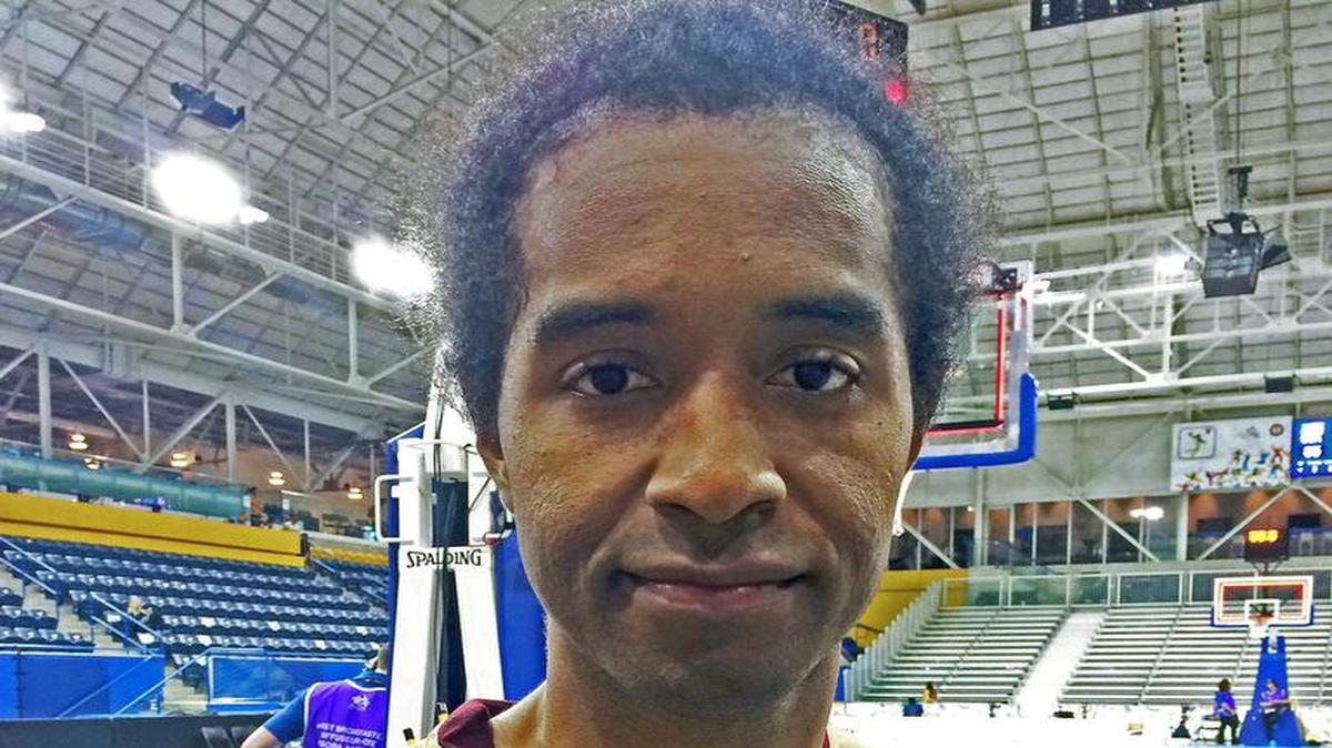 
John Cox habla con EFE después del partido entre Venezuela y Estados Unidos en el baloncesto panamericano, celebrado el 22 de julio del 2015 en Toronto.
