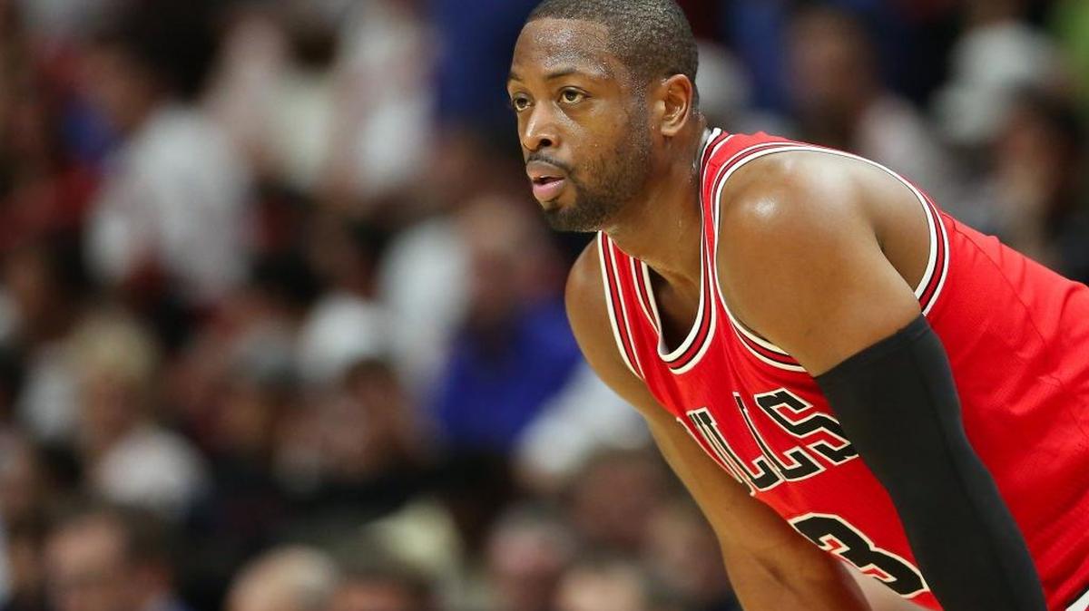 Dwyane Wade, de los Bulls, en un alto del choque contra el Heat en el AmericanAirlines Arena en noviembre pasado.