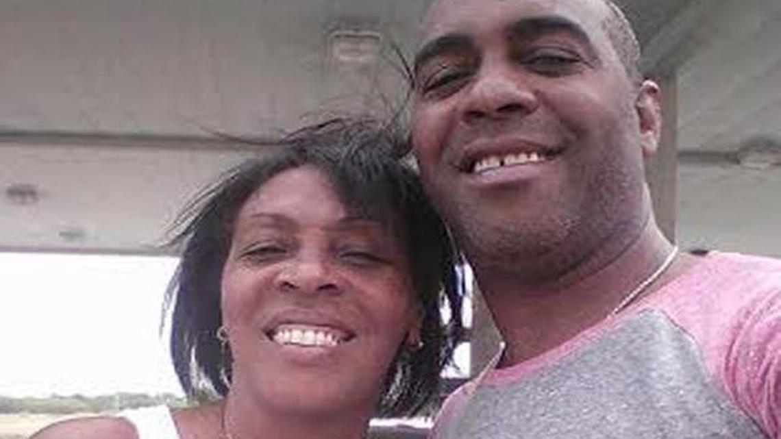 LAZARO BORRELL junto a su hermana Leonor en foto tomada hace unas horas.