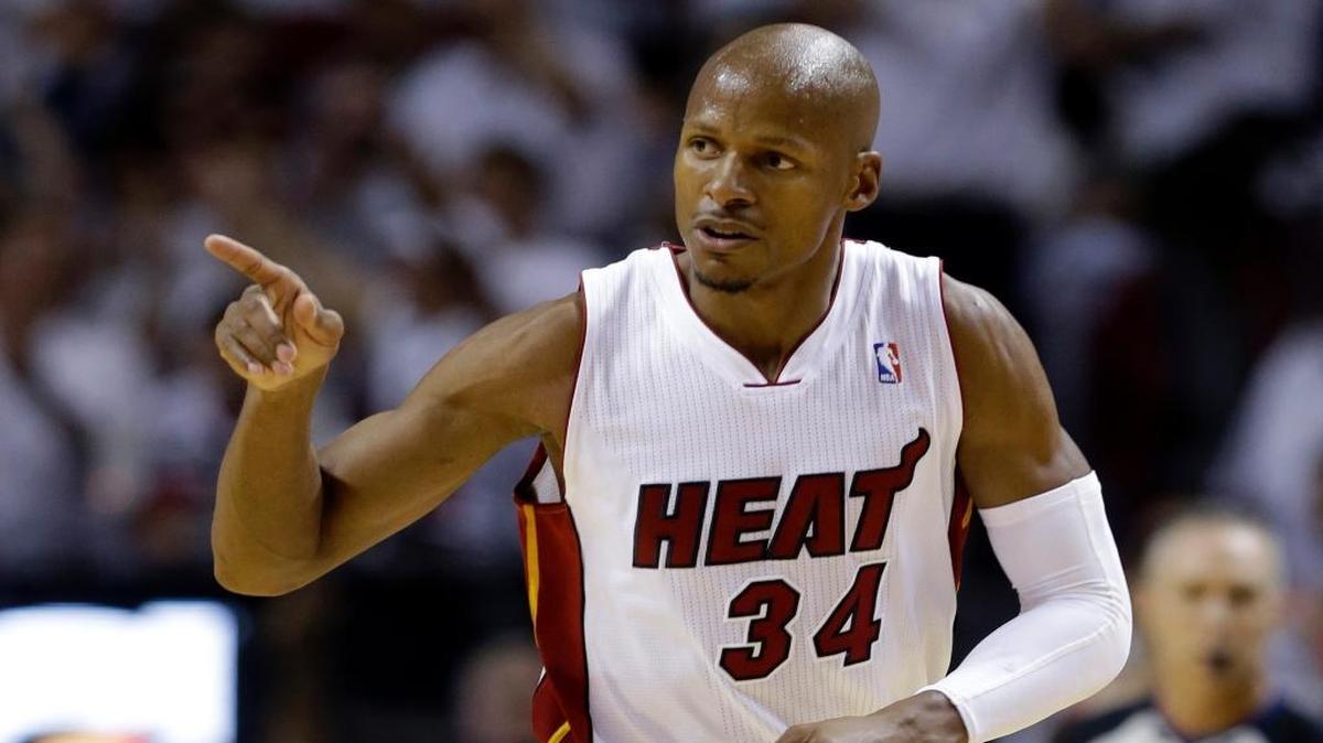 Ray Allen celebra una canasta con el Heat de Miami el 30 de mayo del 2014 en el juego 6 de las Finales de Conferencia Este ante los Pacers de Indiana en el American Airlines Arena.