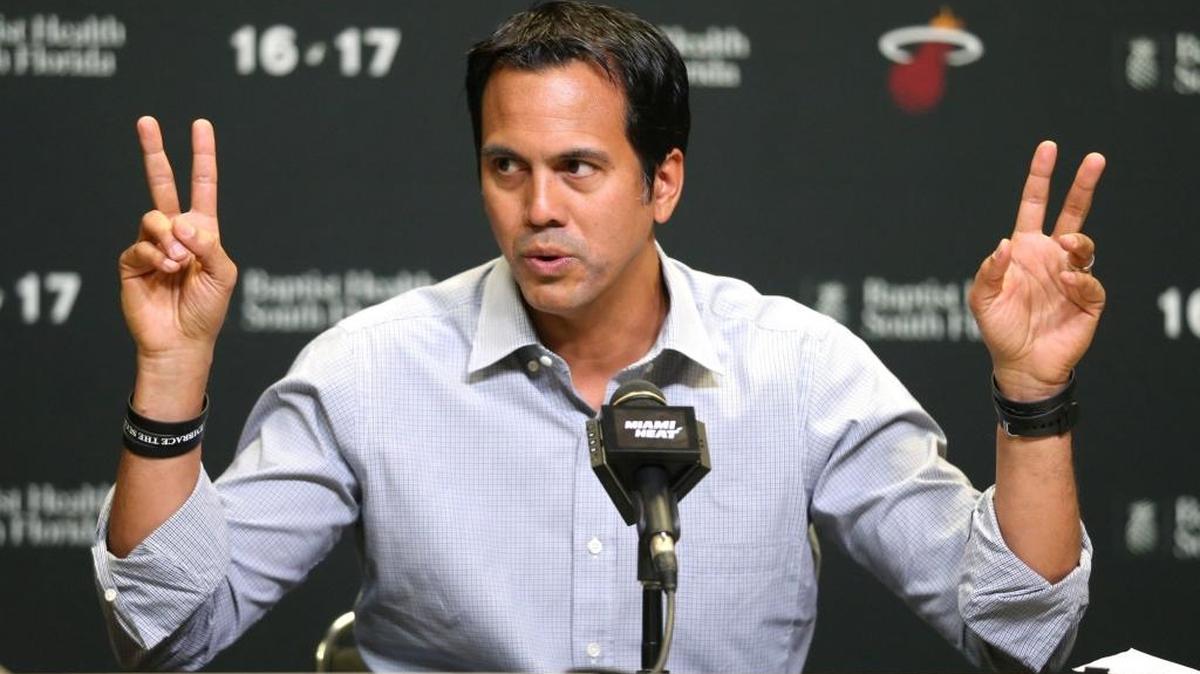 Erik Spoelstra cerró con optimismo la campaña del Heat, el lunes en la AAA.
