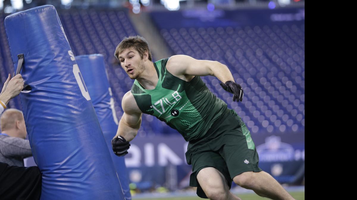 
Mike Hull durante una prueba para los cazatalentos en el Combine de la NFL, en Indianápolis en febrero pasado.
