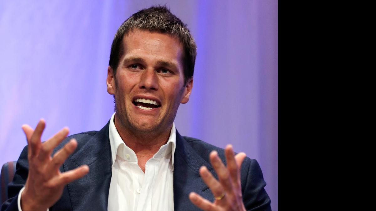 
Tom Brady habla en un evento en la Salem State University, el jueves en Salem, Mass.
