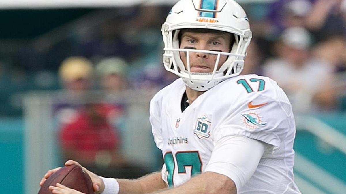 El quarterback Ryan Tannehill (17), de los Miami Dolphins, en el partido contra los Baltimore Ravens en Sun Life Stadium el domingo 6 de diciembre del 2015