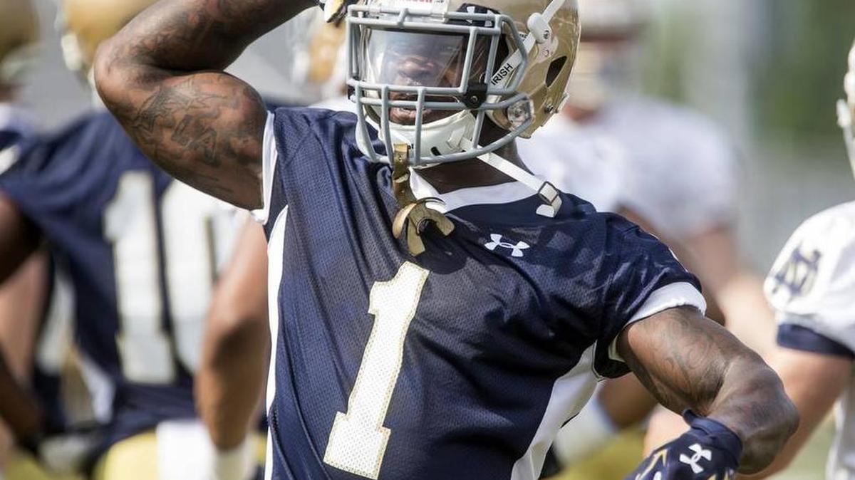 El ex running back de Notre Dame, Greg Bryant, murió a tiros en Palm Beach el sábado por la mañana.