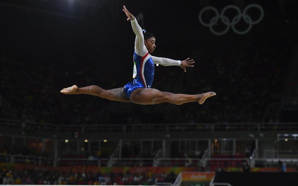 La estadounidense Simone Biles durante una de las competencias del concurso general individual de gimnasia, el jueves 11 de agosto del 2016 en Río de Janeiro, Brasil.