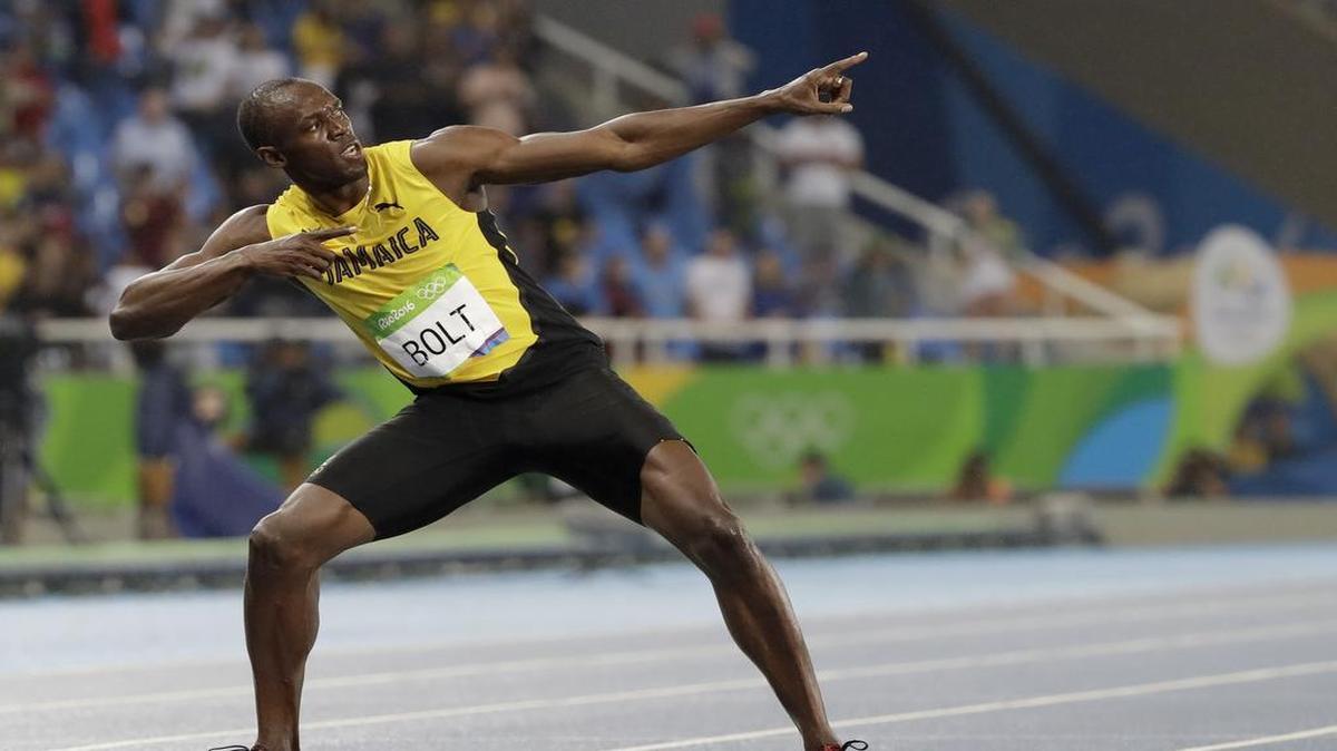 Usain Bolt realiza su celebración característica luego de ganar la final de los 200 m planos en los Juegos Olímpicos en Río de Janeiro, el 18 de agosto del 2016.