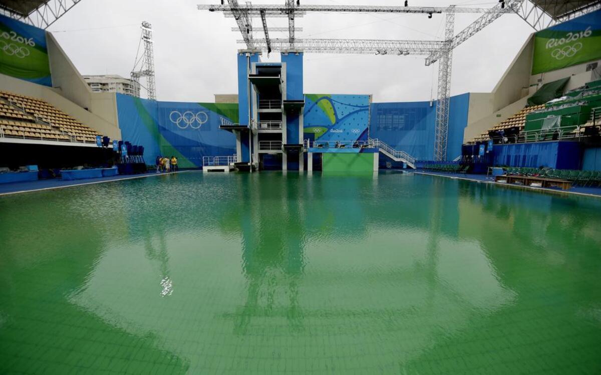 La piscina en el Complejo Maria Lenk le produjo a los organizadores uno de los dolores de cabeza más grandes.