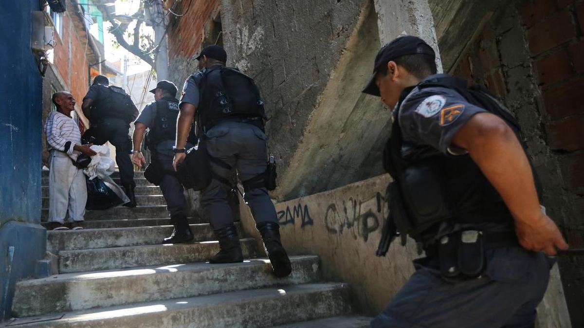 Miembros de la policía de Río de Janiero durante un operativo en la favela Babilonia, el 26 de julio del 2016.