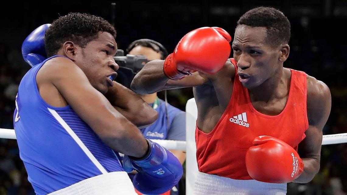 Lorenzo Sotomayor (der.) superó al cubano Yasnier Toledo por decisión unánime y aseguró una medalla de bronce en la categoría de los welter ligero, el martes 16 de agosto del 2016 en los Juegos de Río de Janeiro.