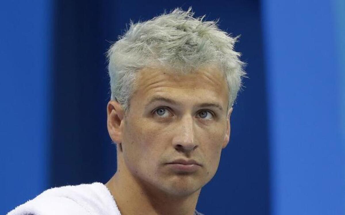 Ryan Lochte de Estados Unidos se prepara para participar en la competencia 4x200 metros estilo libre el 9 de agosto de 2016, en Río de Janeiro.