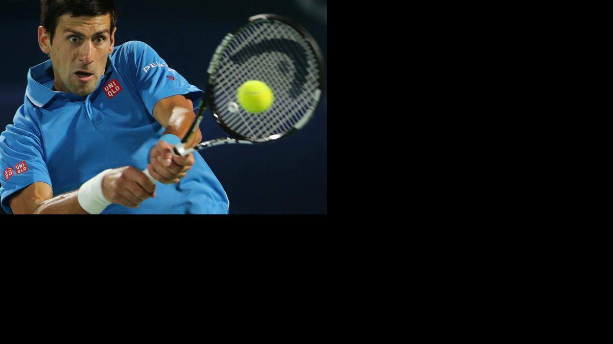 
Novak Djokovic retorna la bola a Tomas Berdych, el 27 de febrero pasado en el torneo en Dubai.
