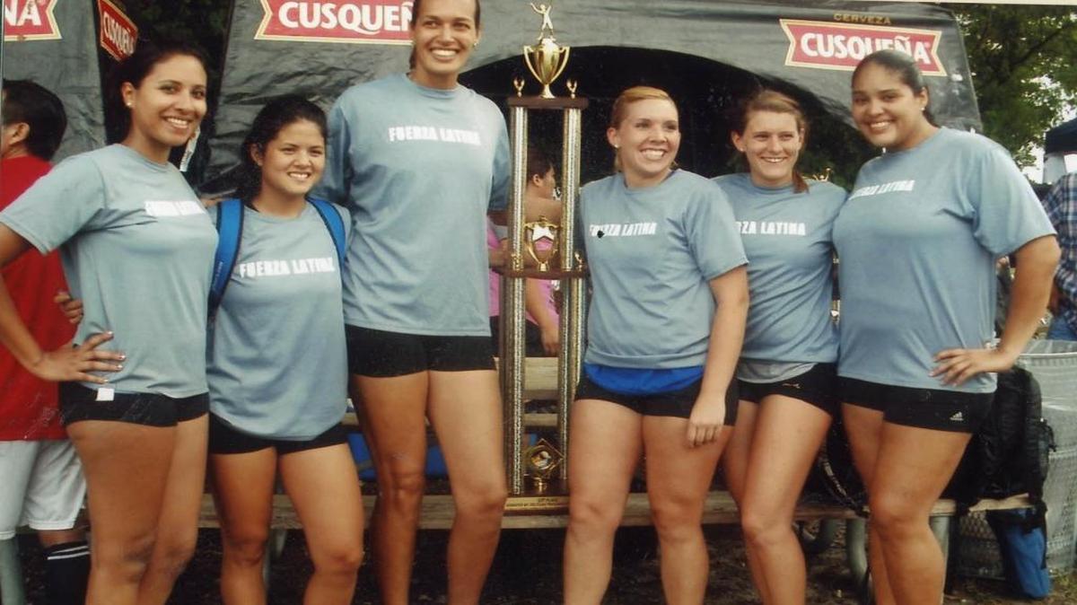 
Fuerza Latina tiene un gran equipo de voleibol con su capitana Kelly Dantas y su coach Natalia Dávila.
