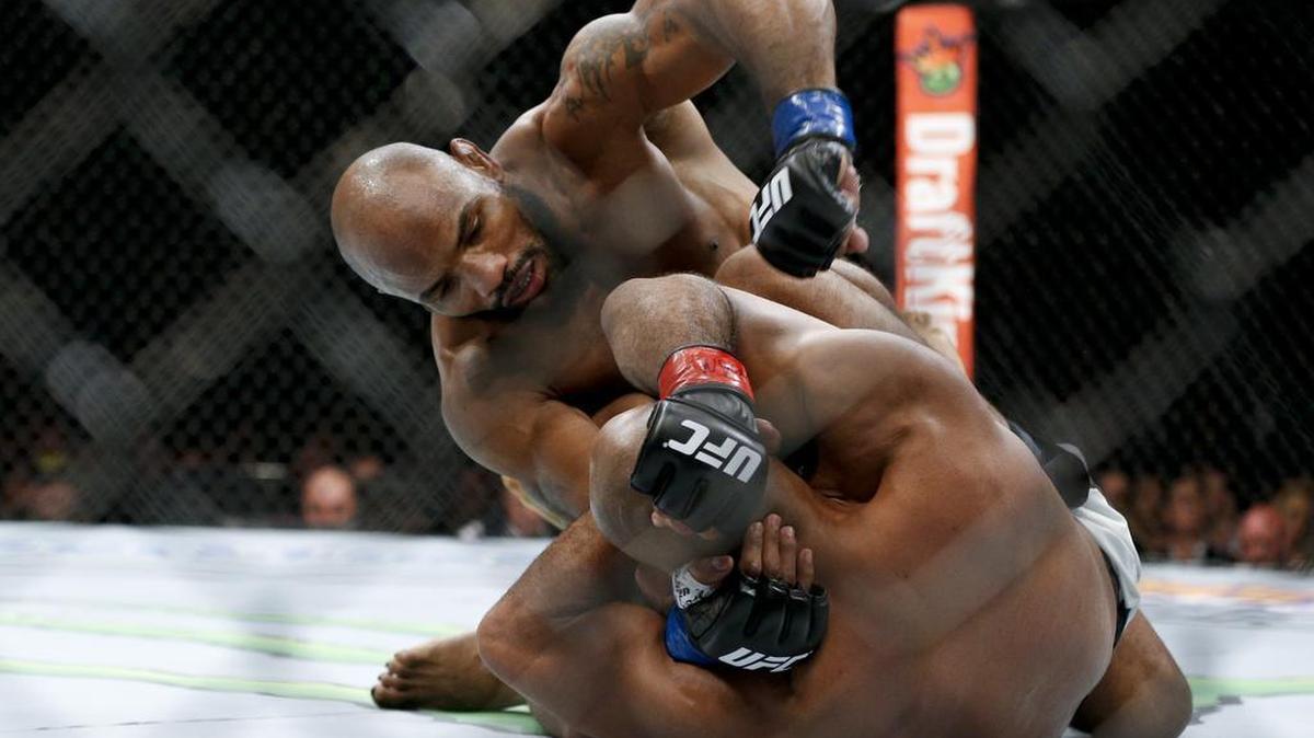 YOEL ROMERO fue superior a Ronaldo Souza en la UFC 194 el 12 de diciembre del 2015 en Las Vegas.
