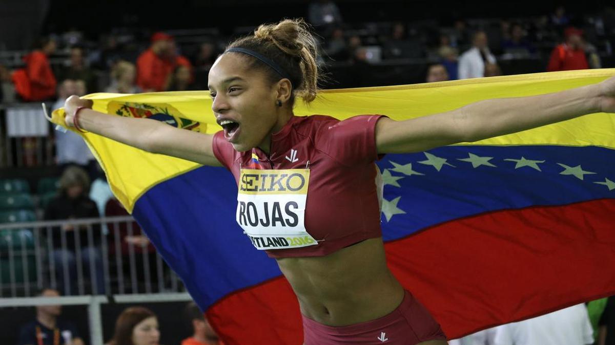 La joven venezolana de 21 años Yulimar Rojas es la vigente campeona mundial en pista cubierta y fue plata en los Juegos Olímpicos de Río-2016, solo superada en la cita brasileña por la gran estrella de esta disciplina desde 2013, la colombiana Caterine Ibargüen, que será su teórica rival por el oro de Londres-2017.