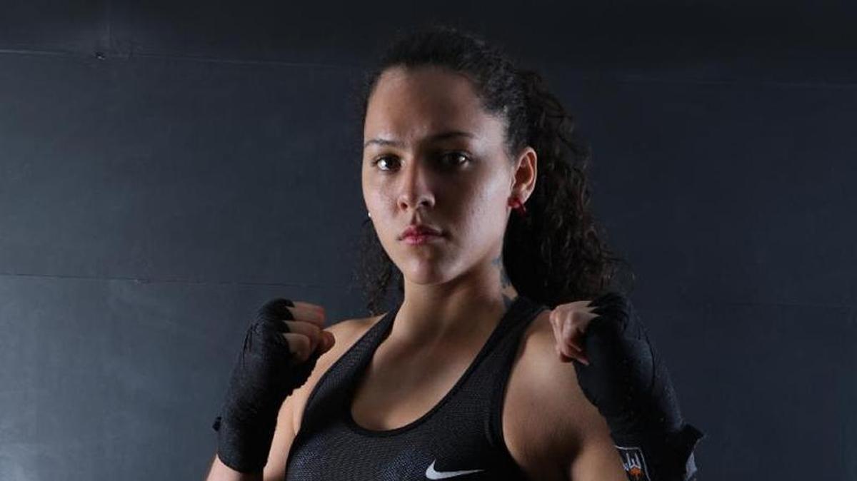 ALEJANDRA AZUL, guerrera colombiana que debuta en el circuito Bellator.