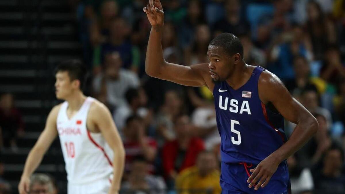 Kevin Durant (#) fue el mejor anotador de Estados Unidos en el triunfo ante China con 25 puntos.