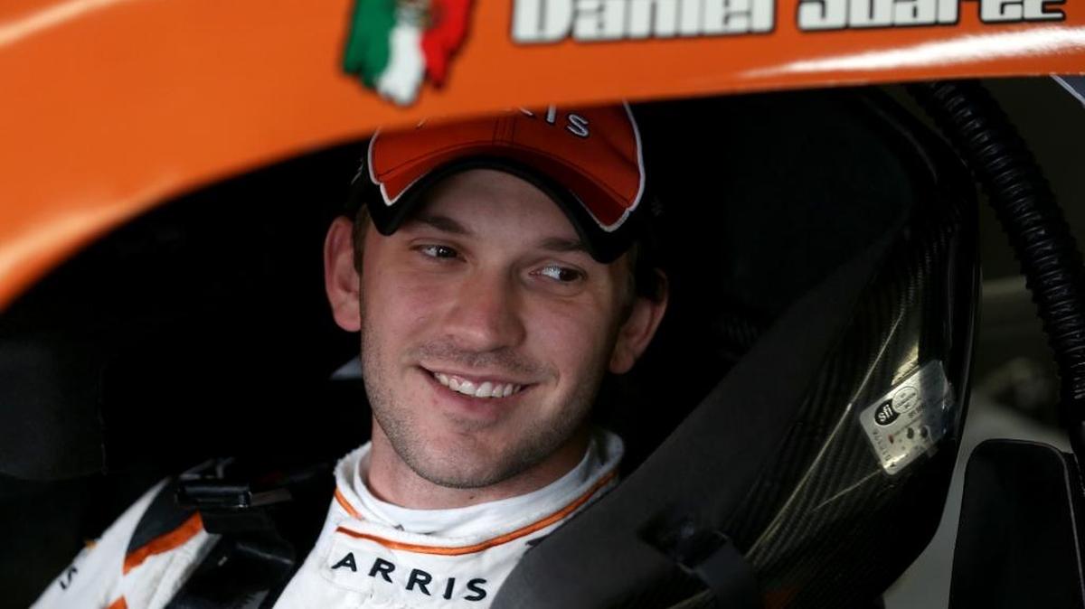 El piloto mexicano Daniel Suárez durante un entrenamiento en el Charlotte Motor Speedway, el 8 de octubre del 2015 en Charlotte, Carolina del Norte.