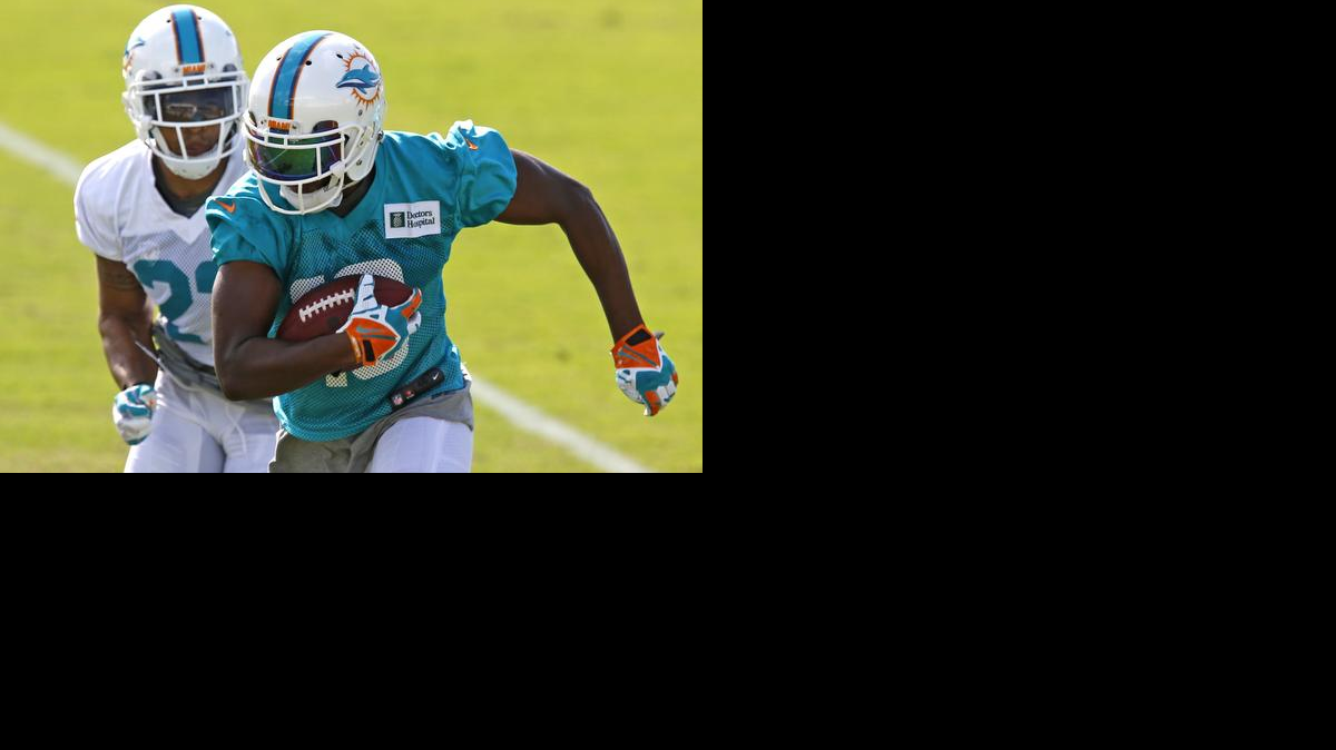 
Brandon Gibson (10) durante una práctica con los Dolphins, en agosto pasado.
