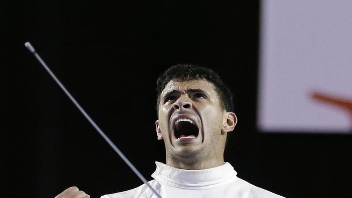 
El esgrimista venezolano Rubén Limardo se adjudicó el martes la medalla de oro en la modalidad de espada de los Juegos Panamericanos al vencer 15-6 en la final al argentino José Domínguez.
