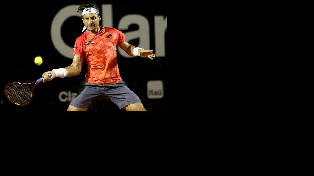 
David Ferrer devuelve una bola en la final que ganó el 22 de febrero pasado en Rio de Janeiro.

