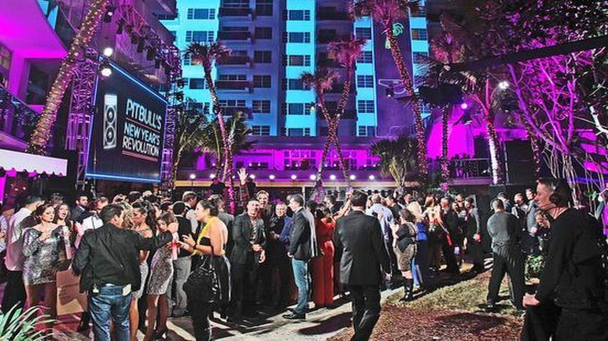 
Thompson Miami Beach Hotel será la sede de una noche para degustar postres creados por la chef Michelle Bernstein, luego del estreno del filme ‘Saint Laurent’.
