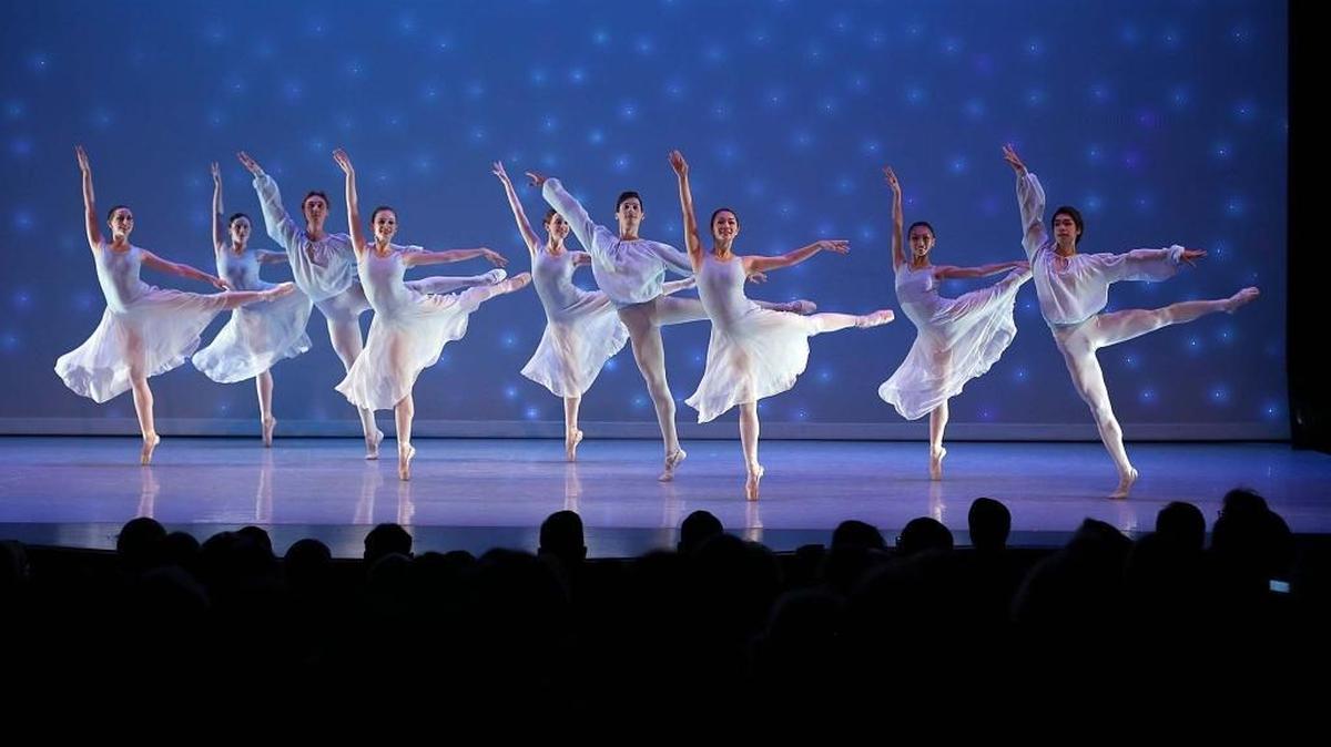 Arts Ballet Theatre of Florida en ‘Glinka Suite Fantastique’.