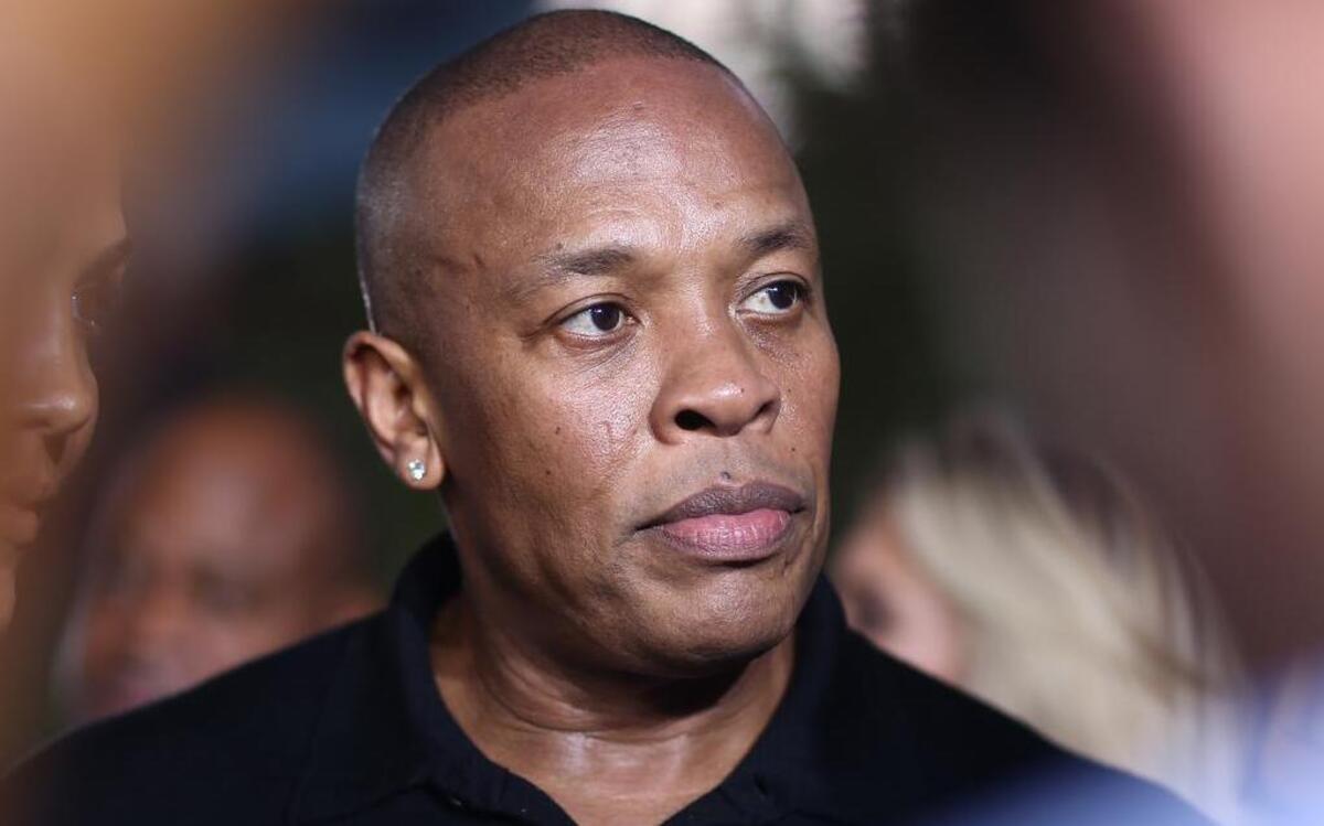 El rapero Dr. Dre fue arrestado frente a su casa en Los Angeles.