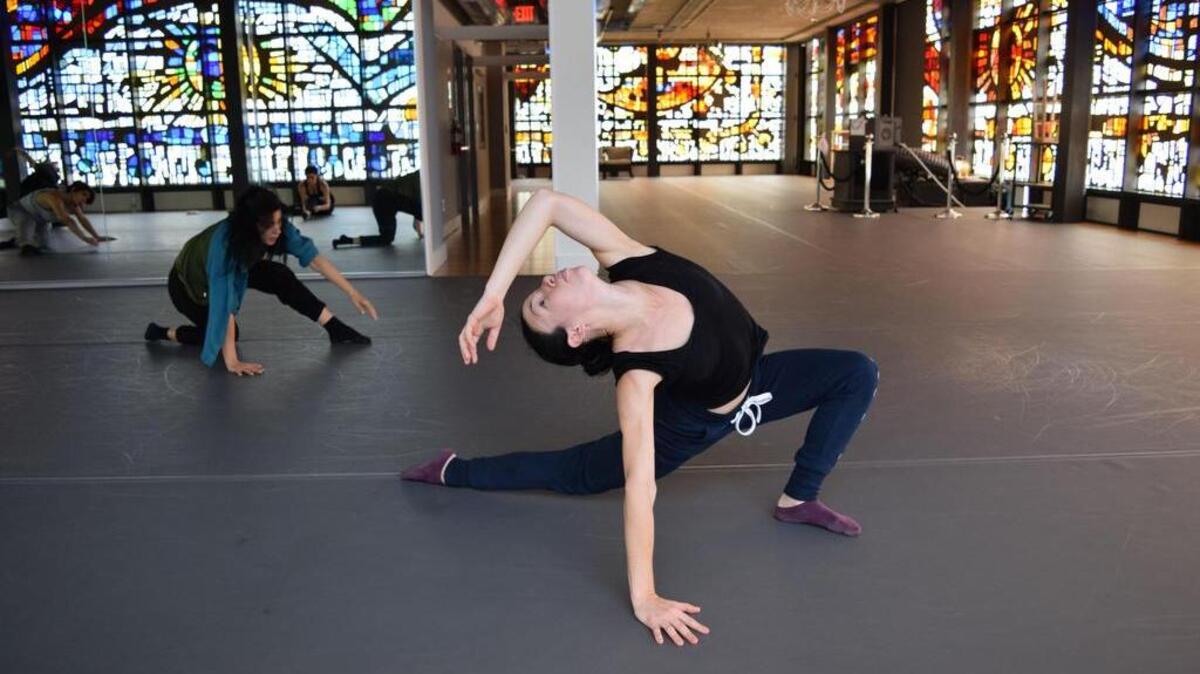 Alina Ramírez Moro, integrante del grupo cubano de danza contemporáneo Retazos, durante una clase magistral en la National Young Arts Foundation en Miami, Florida (Estados Unidos).