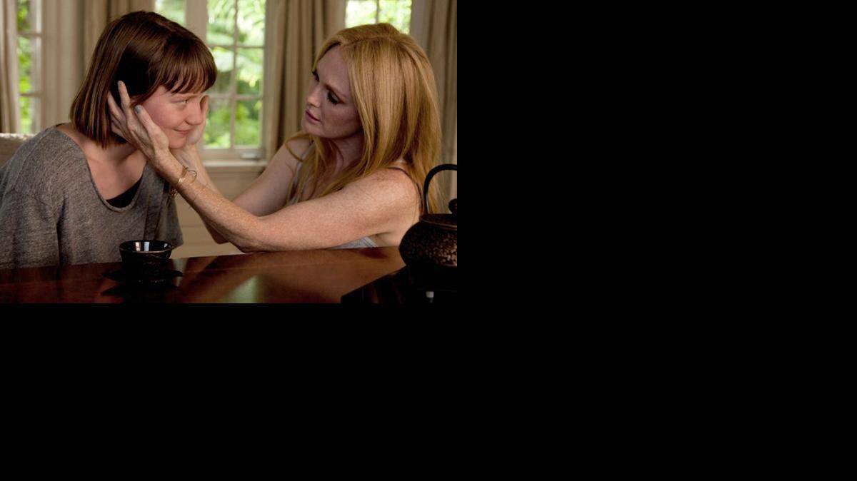 
Mia Wasikowska y Julianne Moore en ‘Maps to the Stars’, dirigido por David Cronenberg. 
