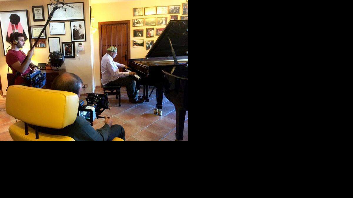 
Chucho Valdés al piano durante la filmación del documental ‘Playing Lecuona’.

