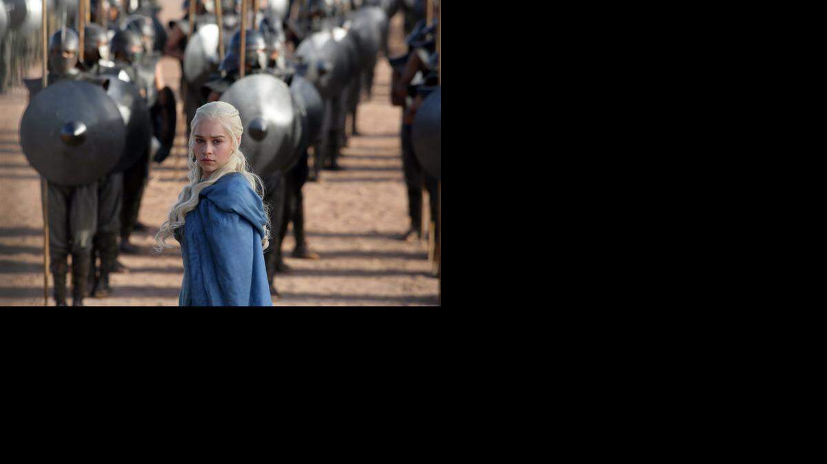 
Emilia Clarke en el rol de Daenerys Targaryen en ‘Game of Thrones’, serie de HBO basada en los libros de George R.R. Martin.
