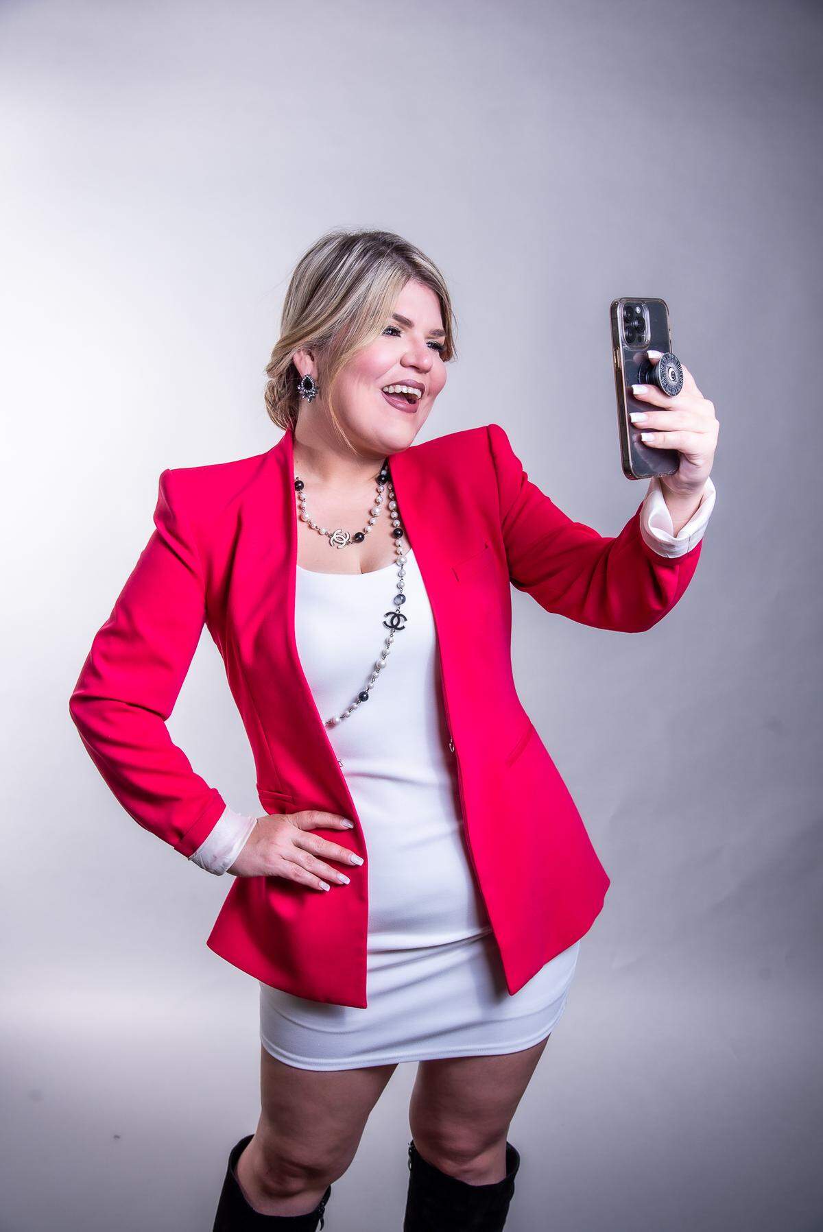Nina Guimerá, la influencer venezolana está a favor de NVEEE (National Voices For Equality, Education and Enlightement)