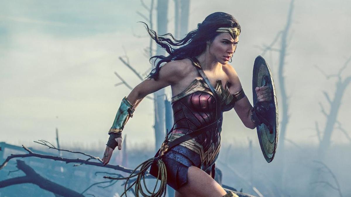 Gal Gadot como Diana en la película, "Wonder Woman".