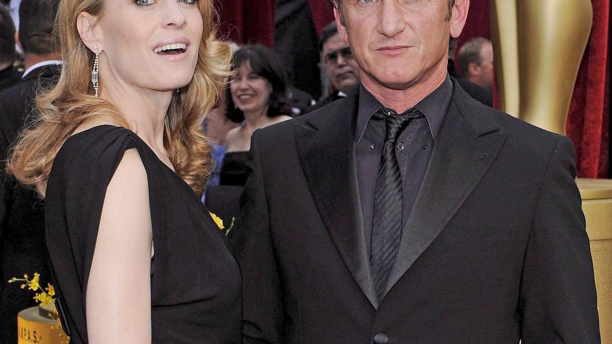 Foto de archivo tomada el 22 de febrero del 2009 de Robin Wright y su entonces esposo, el actor estadounidense Sean Penn.
