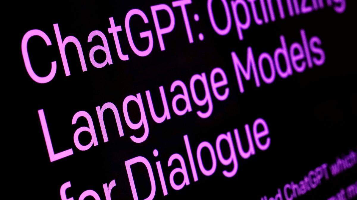 Nada podrá sustituir a la mayor de todas las inteligencias jamás inventada: el ingenio humano en todo su esplendor. En la imagen, texto de la página ChatGPT del sitio web de OpenAI.