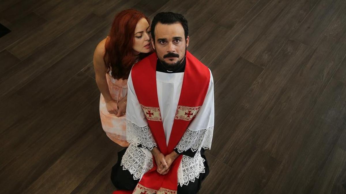 Claudia Valdés y Ariel Texidó en ‘Baño de luna’.