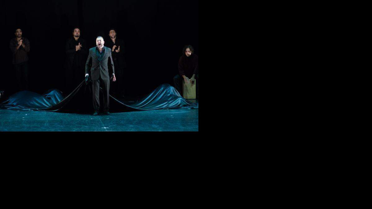 
El grupo Noche Flamenca pone toda su pasión en Antígona.


