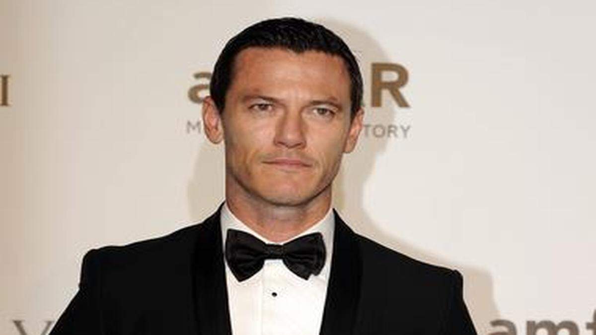 
 Luke Evans 
