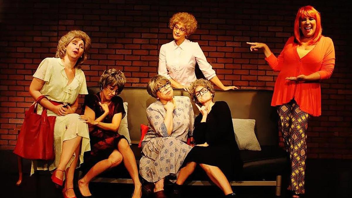 
¡Viejas, vírgenes y p...!, bajo la dirección de Juan Roca, seguirá en la sala Catarsis del Teatro Trail, mientras la taquilla responda. Elenco: Araina Begue, Tamara Melián, Veronica Abruza, Ana Lydia Méndez, Myriam Amanda y Alba Raquel Barros.
