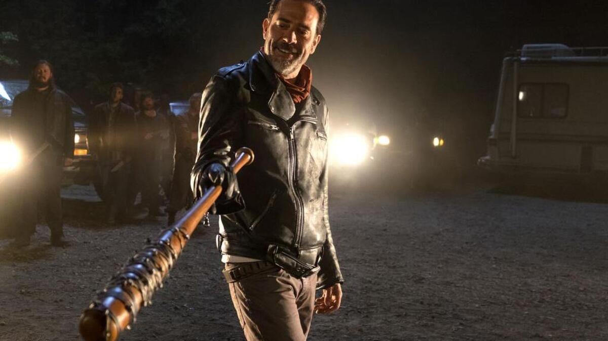 Jeffrey Dean Morgan en su papel de Negan en el episode 1 de la temporada 7 de "The Walking Dead".