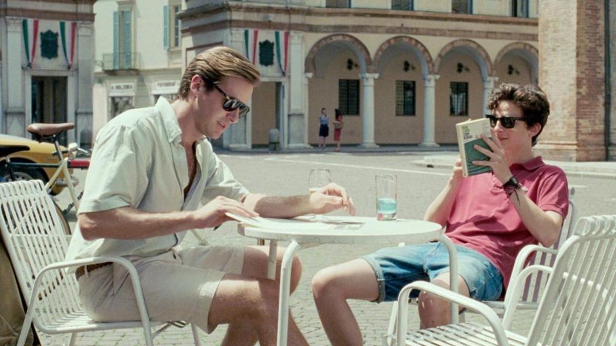 Armie Hammer (izq) como Oliver y Timothée Chalamet como Elio en “Call Me By Your Name”, del director italiano Luca Guadagnino en el Bill Cosford Cinema.