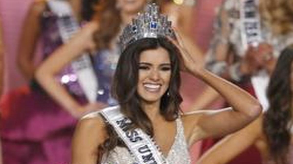 
La colombiana Paulina Vega (c) se convirtió el domingo, 25 de enero de 2015, en la nueva Miss Universo, tras vencer en la final de este concurso de belleza celebrado esta noche en Miami. 
