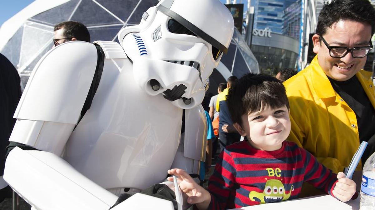 El estreno mundial de “Star Wars” tendrá lugar este lunes en Los Ángeles.