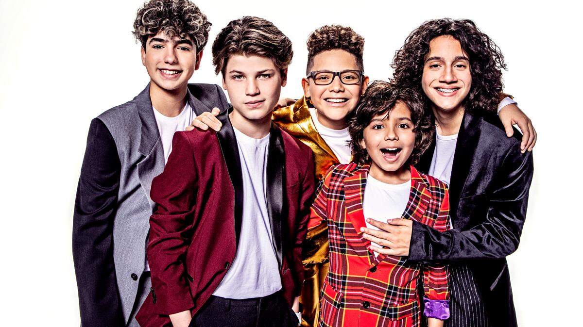 Andrés Emilio, Gabriel Rossell, Ezra Gilmore, Nicolas Calero y Alejandro Quelares, los integrantes del nuevo Menudo.