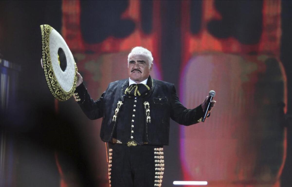 Vicente Fernández será recordado en Premio Lo Nuestro.