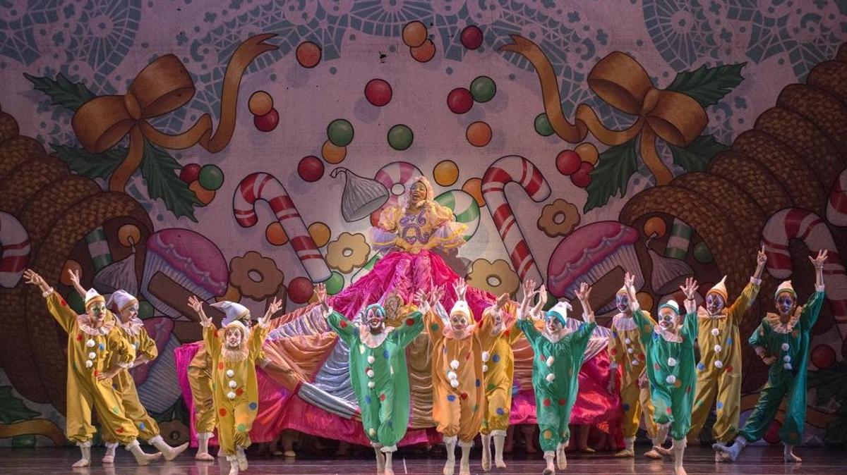 Thomas Armour Youth Ballet y la New World School of the Arts en ‘El Cascanueces’.