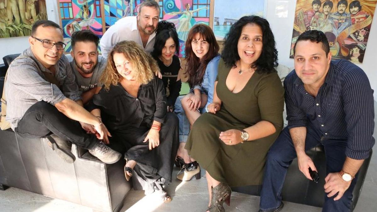 Un grupo de artistas cubanos celebrará el Día de la Dramaturgia Cubana en el Exilio en el Creating Space for Arts. Desde la izq.: Héctor Alejandro González, Jorge César Sosa, Miriam Bermúdez, Yvonne López Arenal, Eduardo Lambert, Rosabel Ceballes, Simone Balmaseda y Erom Jimmy.