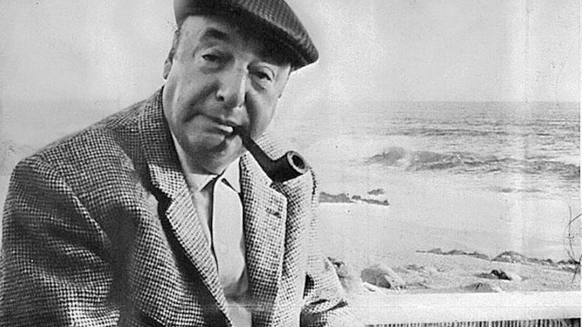 De Pablo Neruda aprendí la riqueza del idioma, que lo coleccionaba en vocablos, como hacía con sus trastos y objetos preciosos en su casa de Isla Negra.